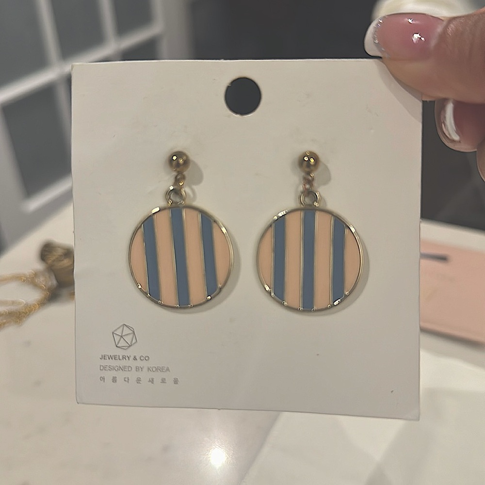 Fashion earrings